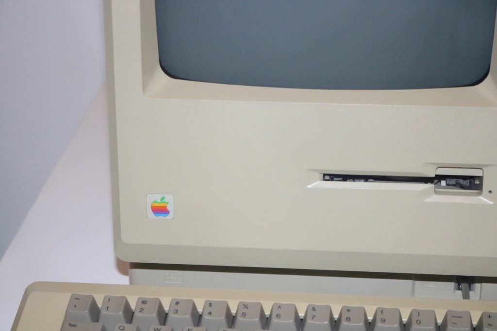 matt mech KH0o C1Z7lU unsplash 1024x683 1 Historia Apple: jak powstał gigant z Doliny Krzemowej?