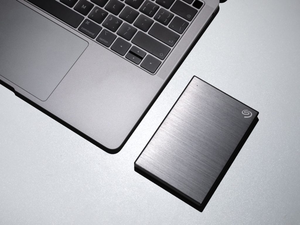 siyuan hu xEK3FiK6H3o unsplash 1024x768 1 Backup MacBook: jak wykonać kopię zapasową?