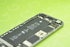 cropped-macforce_iphone_antena_2 cropped macforce iphone antena 2 Wymiana anteny WiFi/Airport w iPhone
