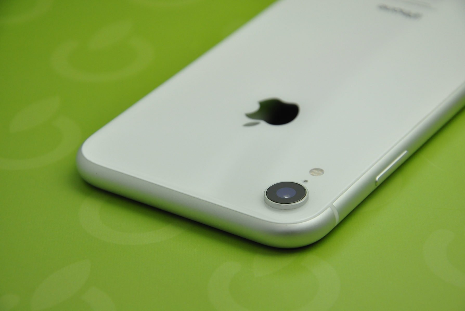 cropped-macforce_iphone_aparat_tyl_3