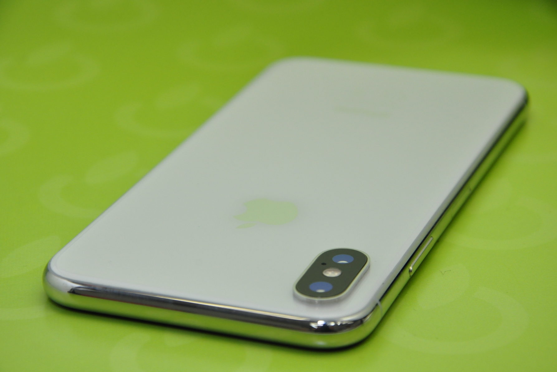 cropped-macforce_iphone_aparat_tyl_4
