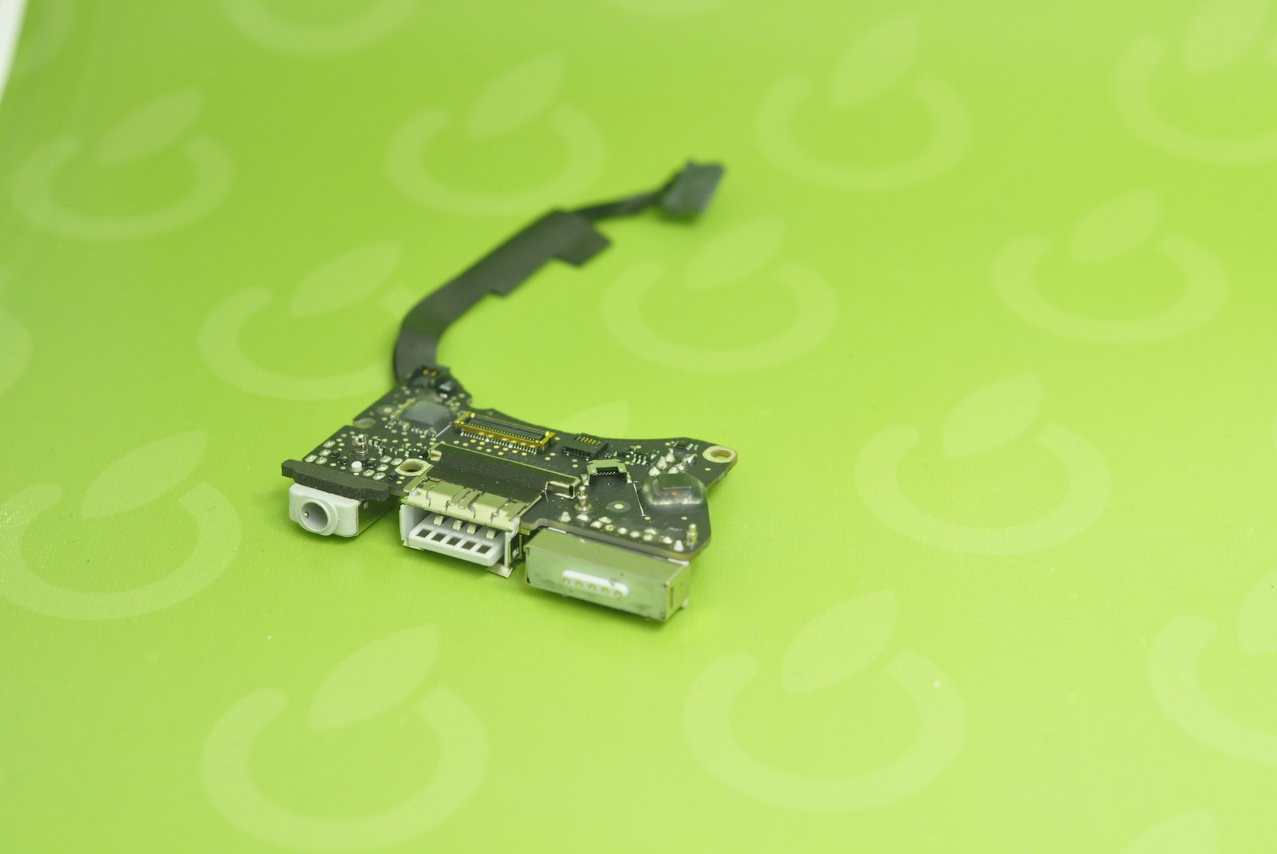 cropped-macforce_macbook_magsafe_5
