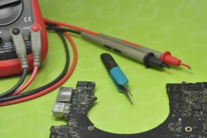 cropped-macforce_macbook_mlb_1-scaled-2 Uszkodzona płyta główna MacBooka – naprawa w serwisie Warszawa