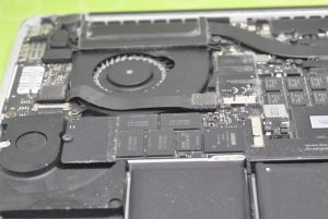 cropped-macforce_macbook_wentylator_10 cropped macforce macbook wentylator 10 MacBook wymiana dysku | Wymiana dysku MacBook Pro, MacBook Air, iMac