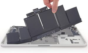 macbook-pro-battery Zużyta bateria MacBooka – wymiana w MacForce Warszawa