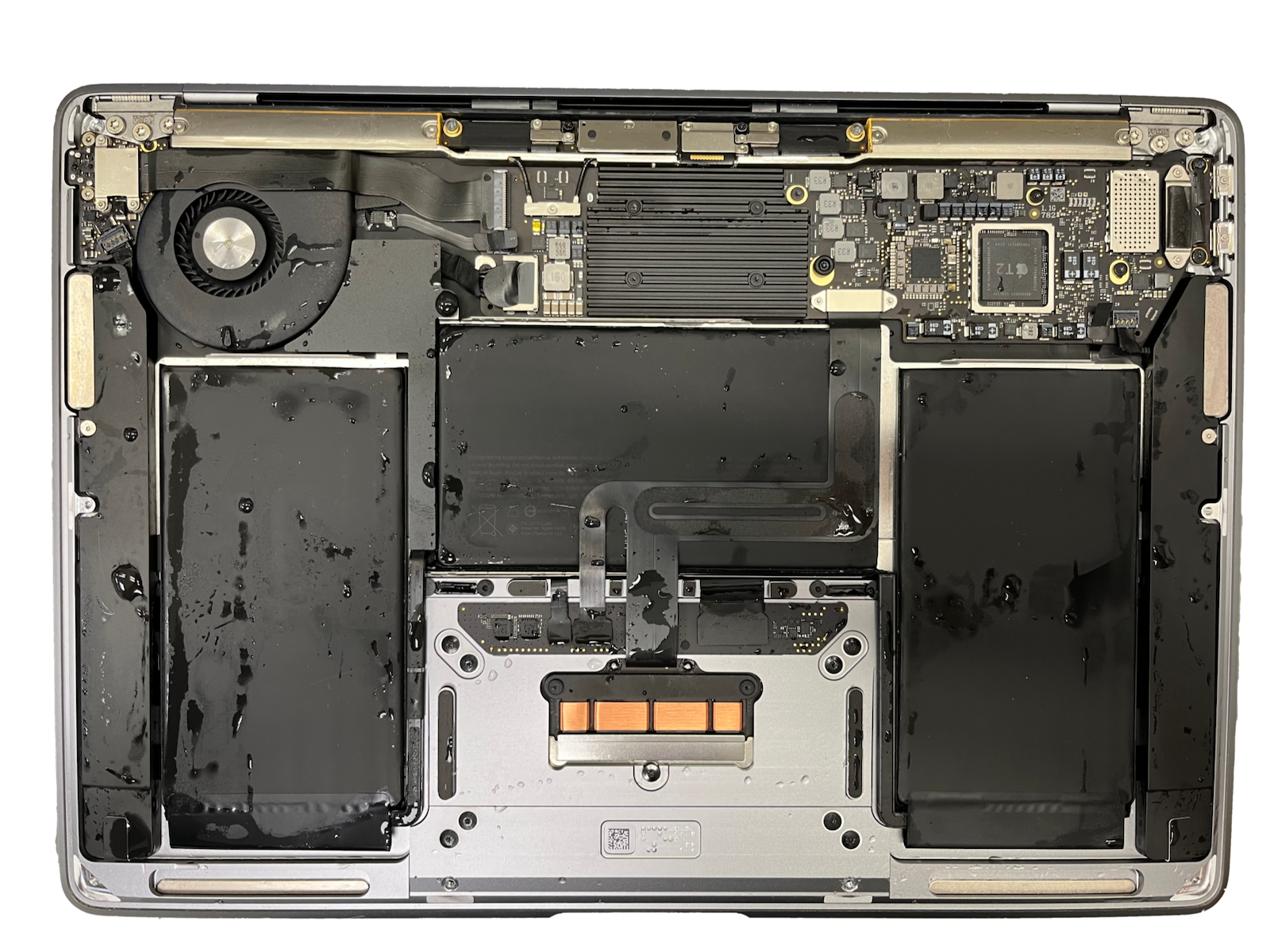MBA M1 zalanie 5 Zalany MacBook Pro M1 A2338